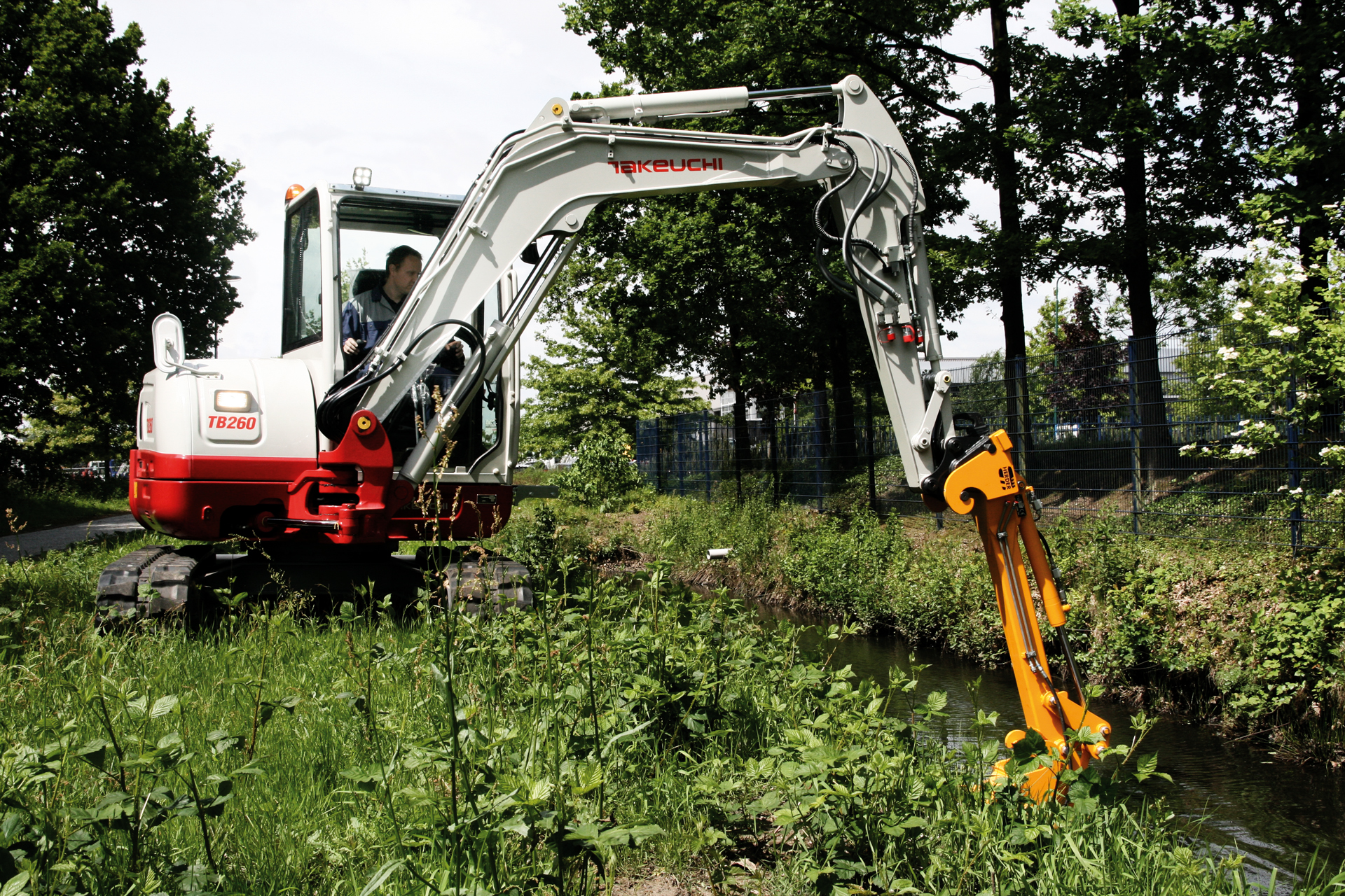 Photo du produit TAKEUCHI TB260