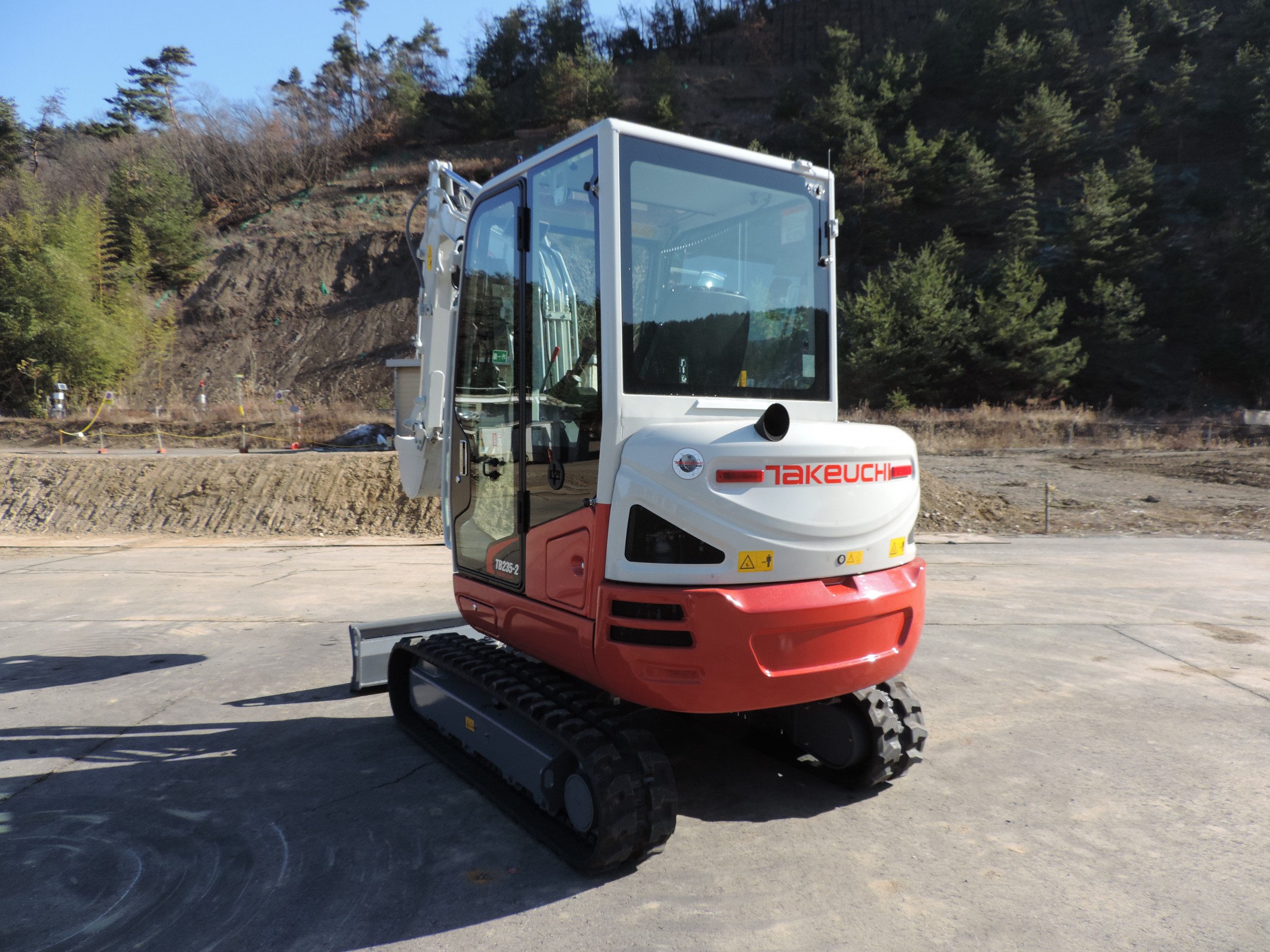 Photo du produit TAKEUCHI TB235-2